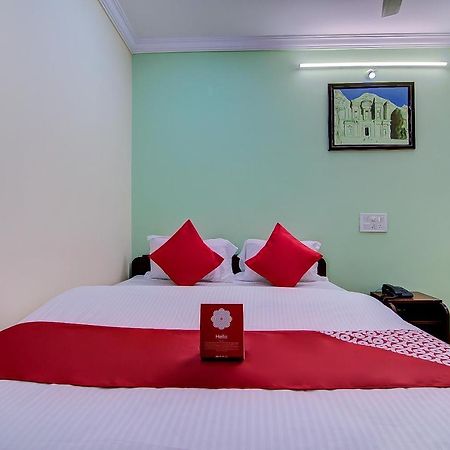 Oyo Lalitha Delight Hotell Visakhapatnam Exteriör bild