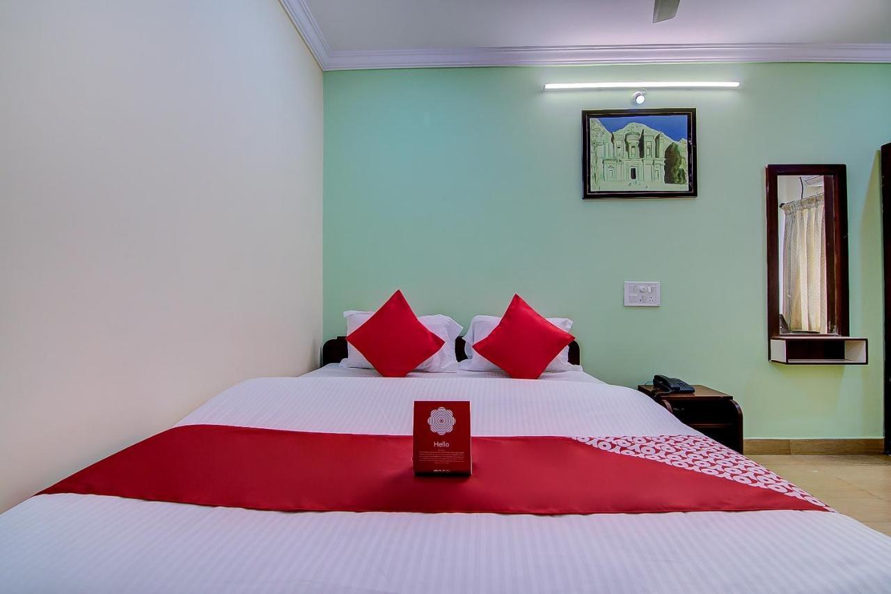 Oyo Lalitha Delight Hotell Visakhapatnam Exteriör bild