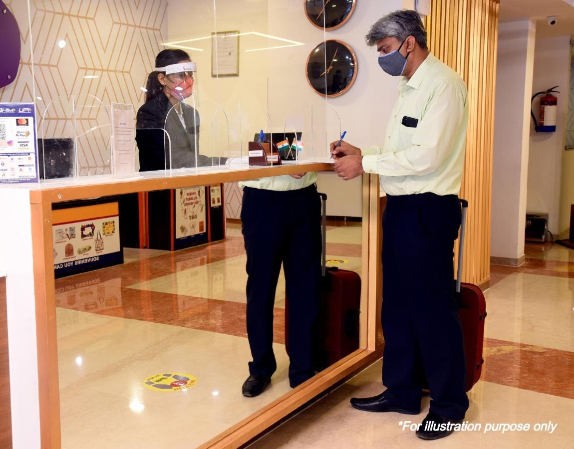 Oyo Lalitha Delight Hotell Visakhapatnam Exteriör bild