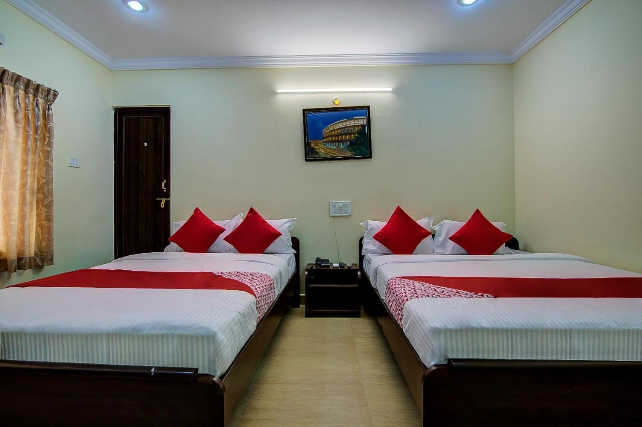Oyo Lalitha Delight Hotell Visakhapatnam Exteriör bild